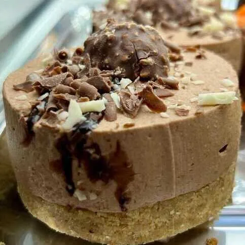 Ferrero Rocher Cheesecake