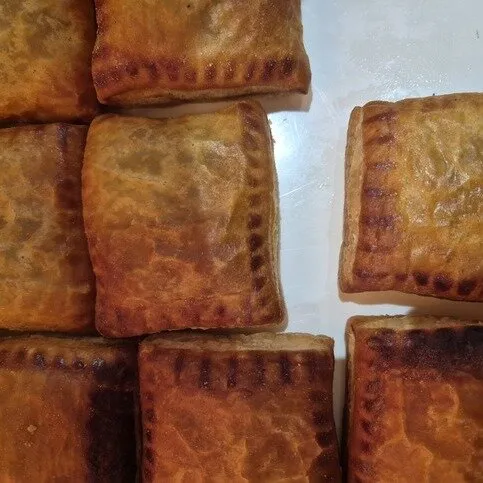 Mini chicken pasties ×4